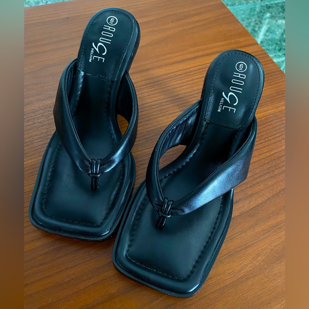 👠Women’s Black open toe heels from Rouge Helium.